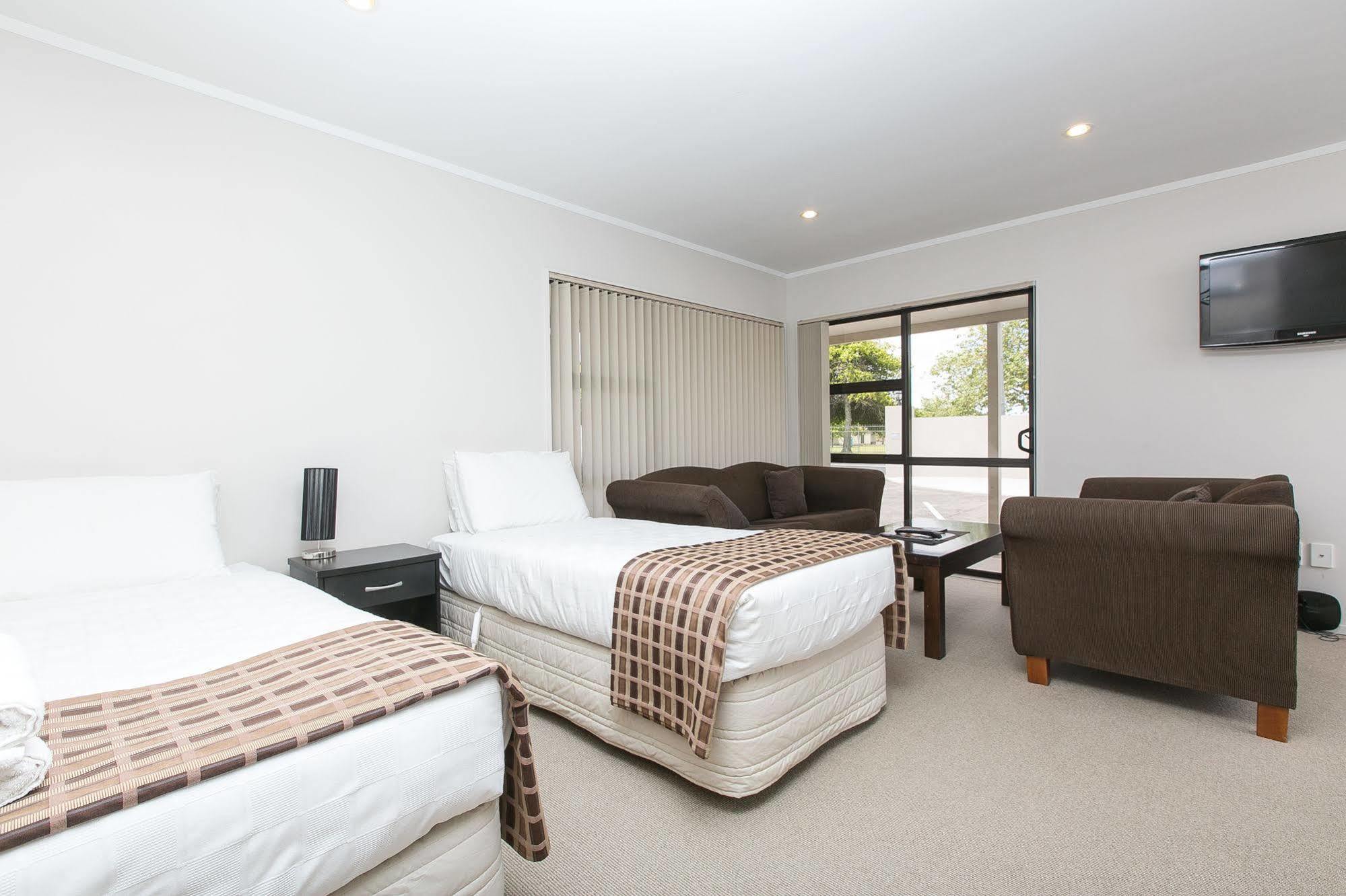 Parkview Motor Inn Pukekohe Exterior photo